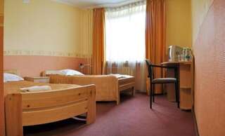 Отель Hotel Iskra Жешув Двухместный номер с 1 кроватью или 2 отдельными кроватями-5