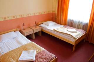 Отель Hotel Iskra Жешув Двухместный номер с 1 кроватью или 2 отдельными кроватями-2