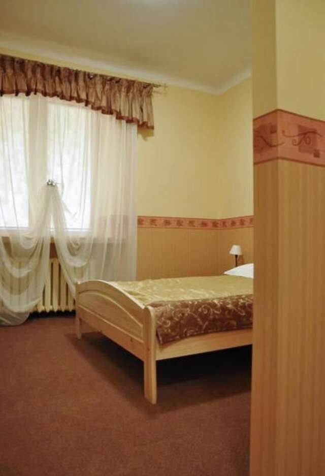 Отель Hotel Iskra Жешув-18